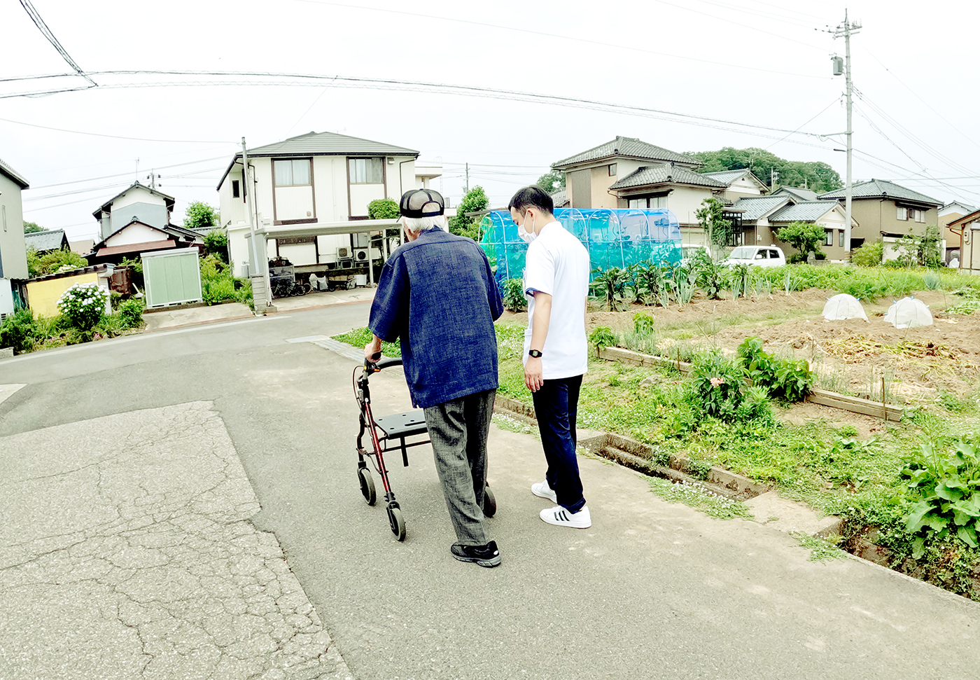 訪問リハビリテーションさばえ　外出の練習（屋外歩行）